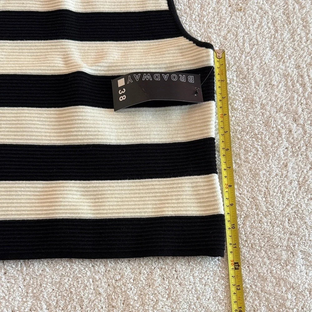 Broadway 38 Black and White Striped Tank Top / size L /NWT